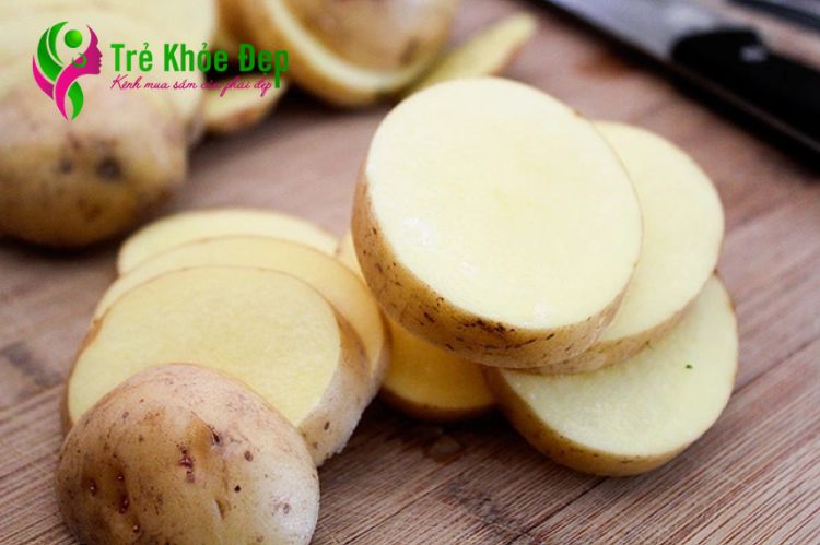 Cách làm trắng da tự nhiên không bắt nắng cực dễ với khoai tây