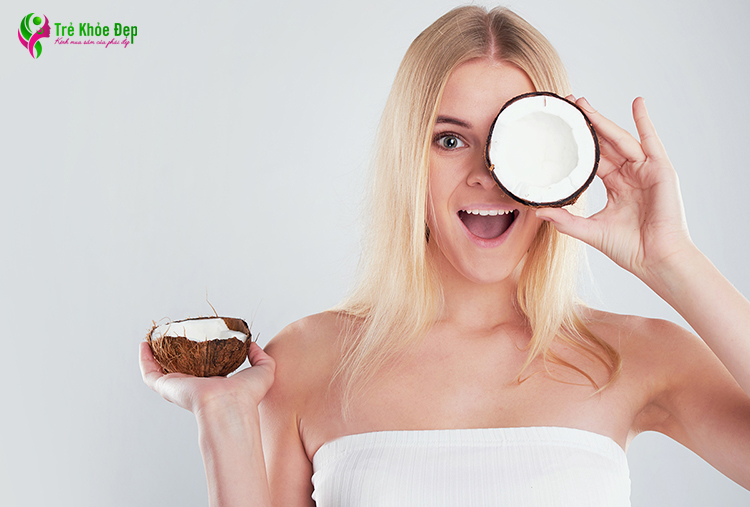 Nước dừa có vitamin C, K và A, giúp kích thích sản xuất collagen cho làn da căng mọng hơn