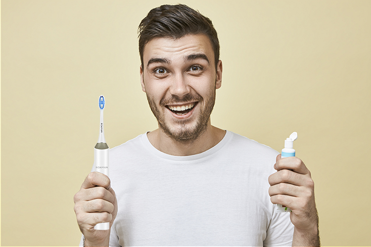 Bàn chải đánh răng điện ROAMAN RM-T3 đang là một trong những sản phẩm nhiều gia đình sử dụng để chăm sóc răng miệng hằng ngày.