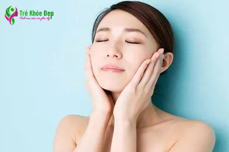 Massage mặt tại nhà giúp bạn tiết kiệm được chi phí và thời gian