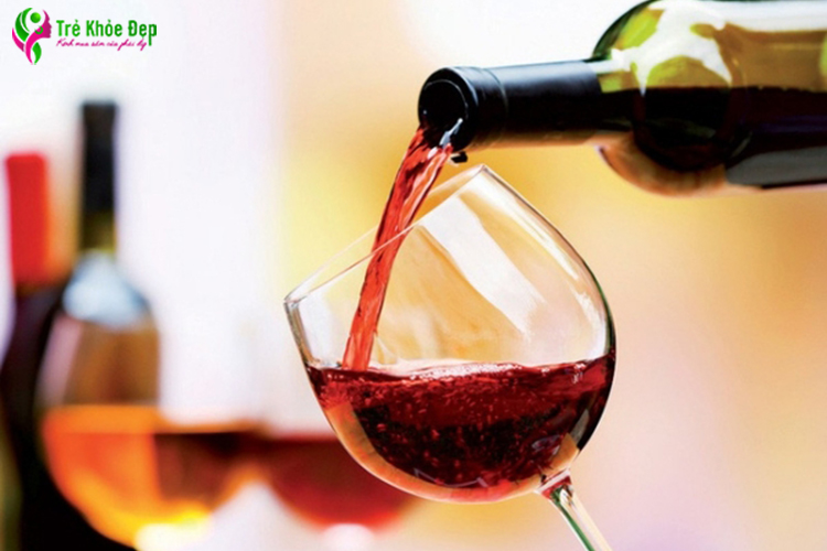 Rượu vang đỏ chứa axit làm hỏng men răng