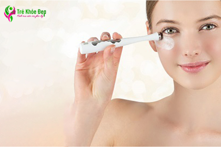 Máy massage mắt giúp bạn cải thiện vùng da mắt