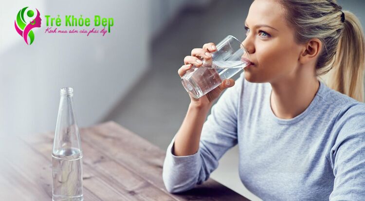 Nước rất quan trọng đối với sức khỏe và làn da của bạn