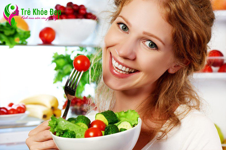 Rau xanh và trái cây là thực phẩm không thể thiếu trong quá trình tập luyện giảm cân